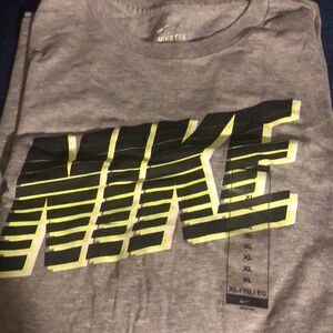 Nike Gray and Yellow Men's T-Shirt